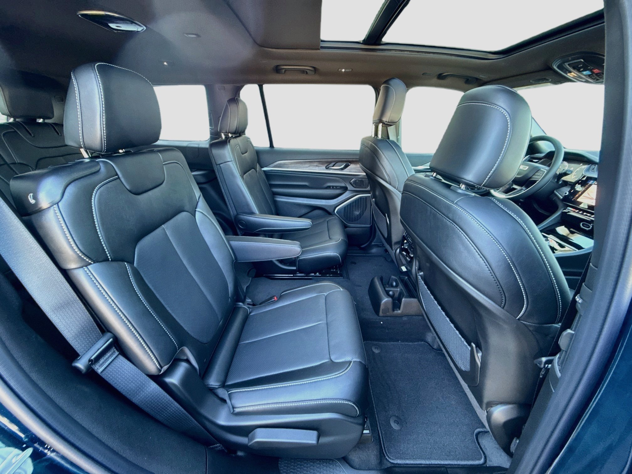 New 2027 Fathom Blue Pearlcoat Jeep Limited Reserve image 32