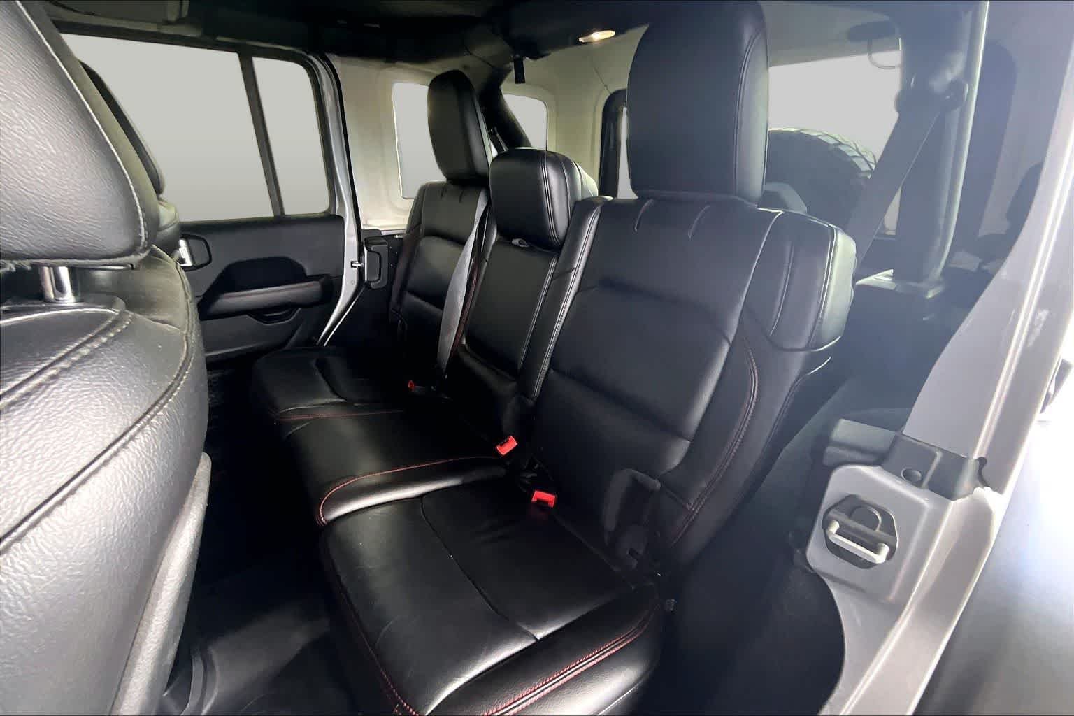 Used 2018 Billet Silver Metallic Clearcoat Jeep Rubicon image 20