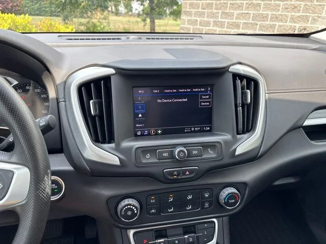 Used 2024 Summit White GMC SLE image 22