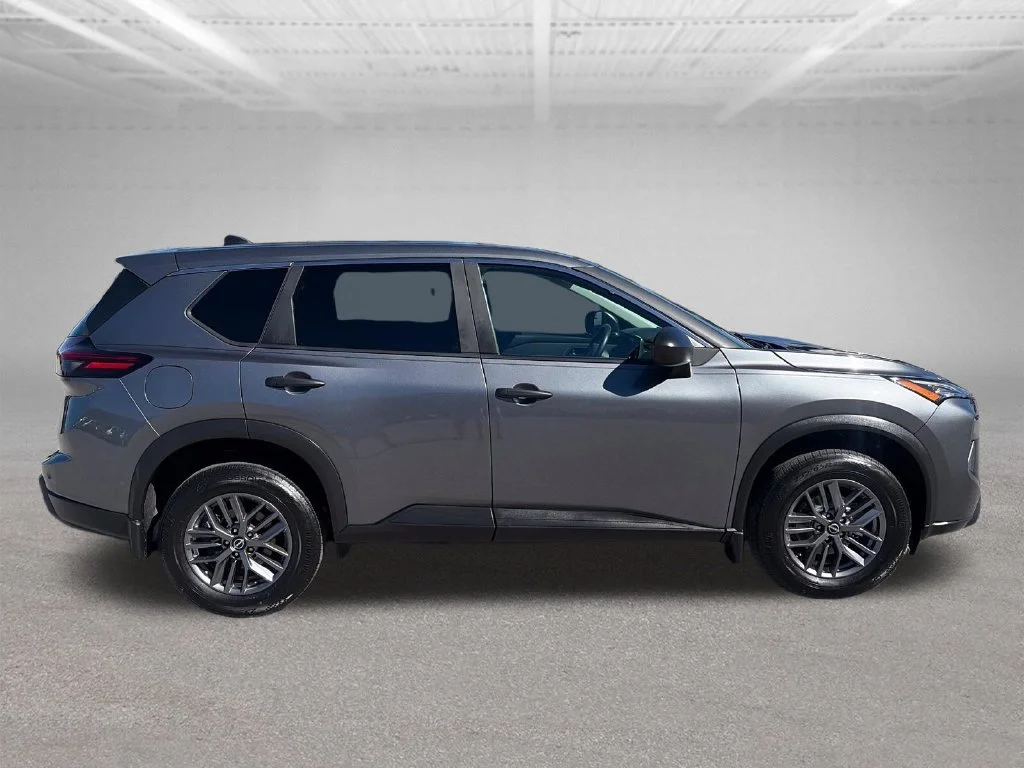 Used 2024 Gray Nissan S image 7