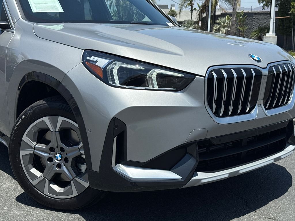 Used 2025 Silver BMW xDrive28i image 6