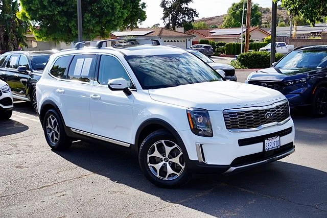 Used 2021 White Kia EX image 2