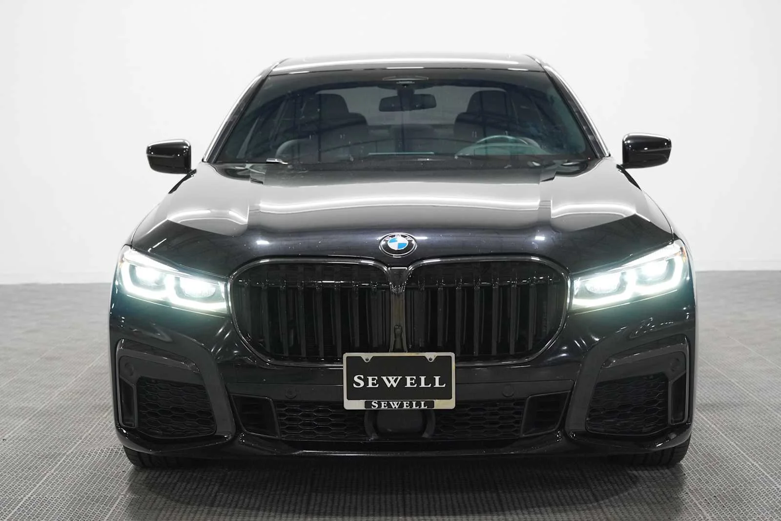 Used 2020 Black Sapphire Metallic BMW 740i xDrive image 2