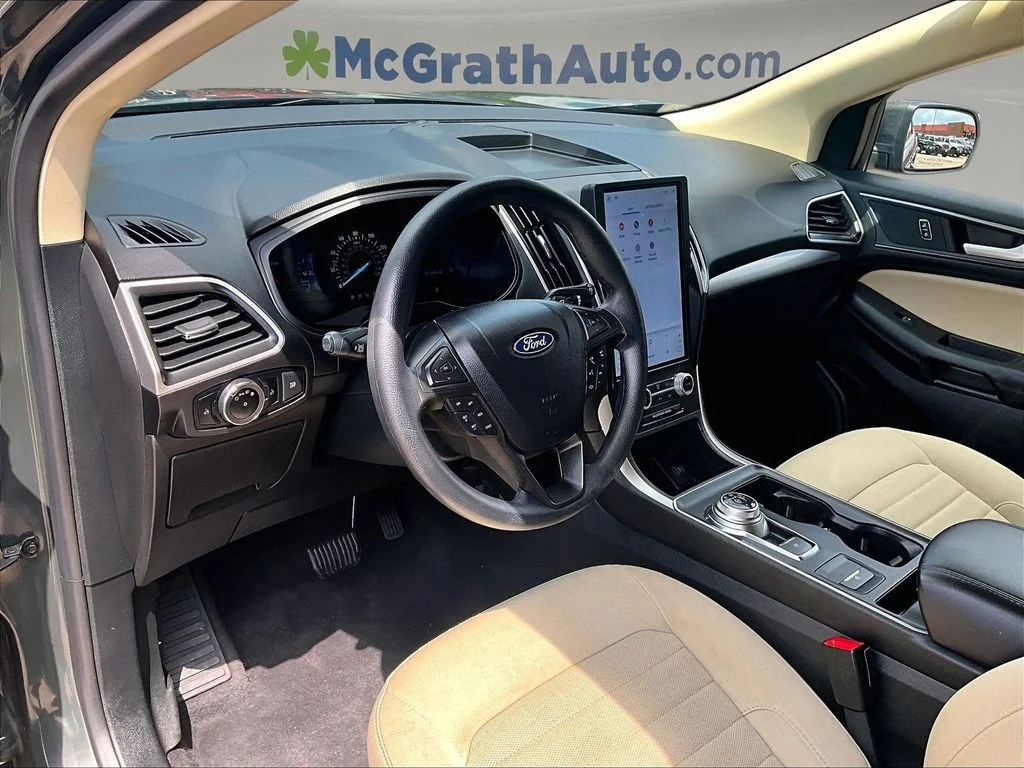 Used 2024 Green Ford SE image 21