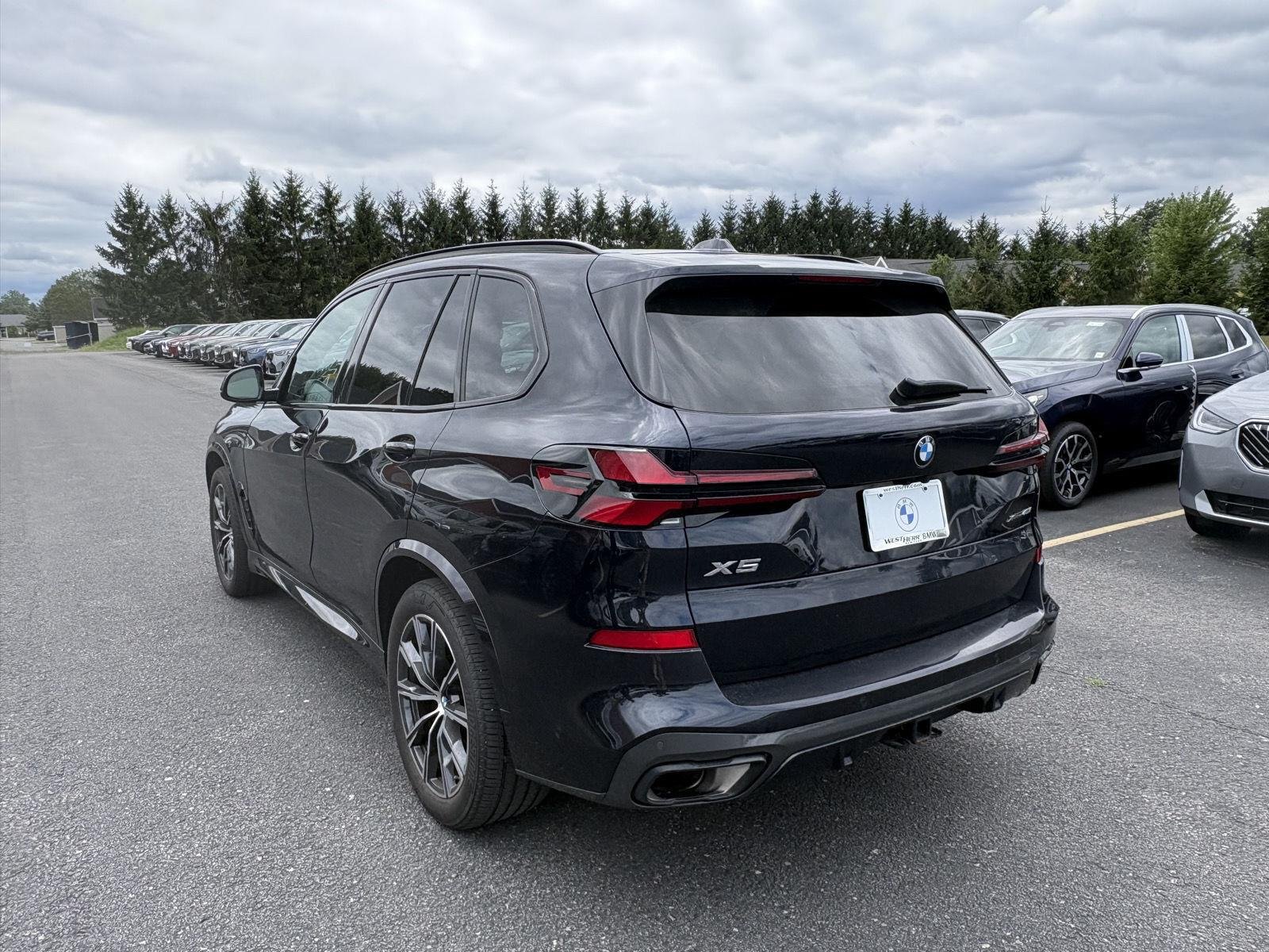 Used 2024 Carbon Black Metallic BMW xDrive40i image 5