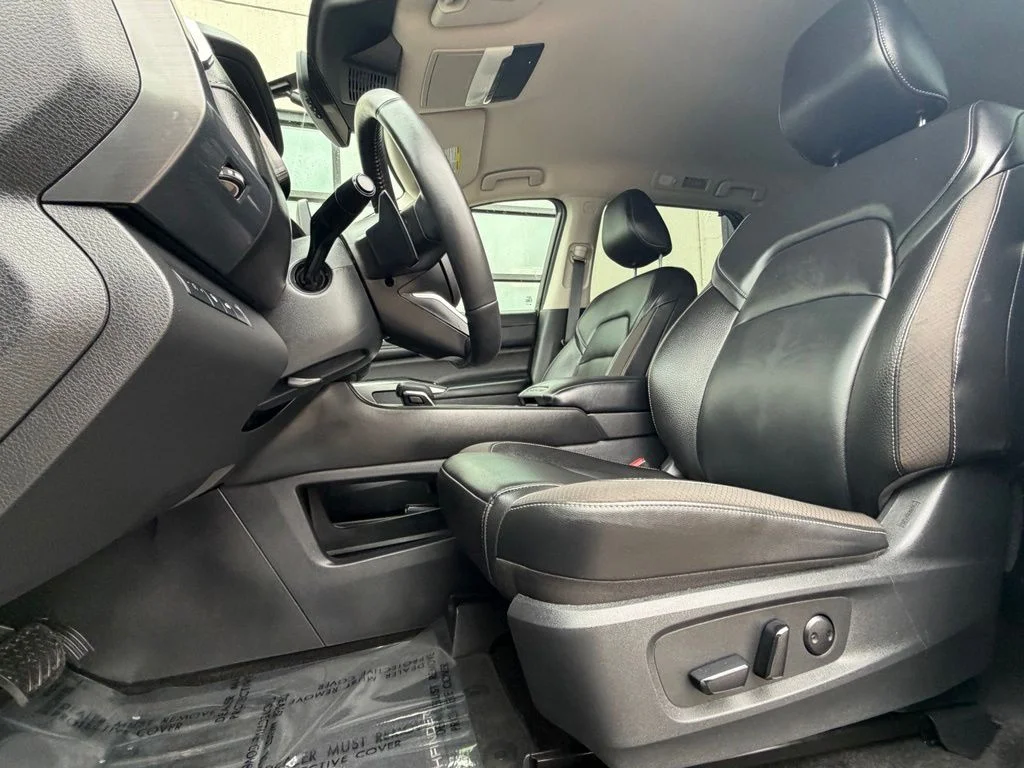 Used 2025 Black Nissan SL image 10