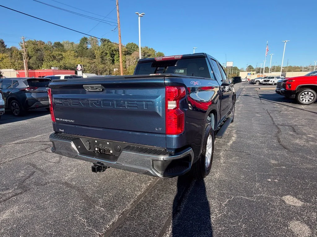 Used 2023 NORTHSKY BLUE METALLIC Chevrolet LT image 6
