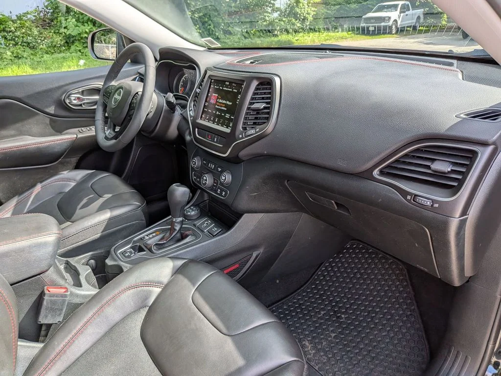 Used 2022 Black Jeep Trailhawk image 27