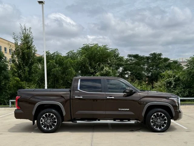 Used 2024  Toyota Limited image 5