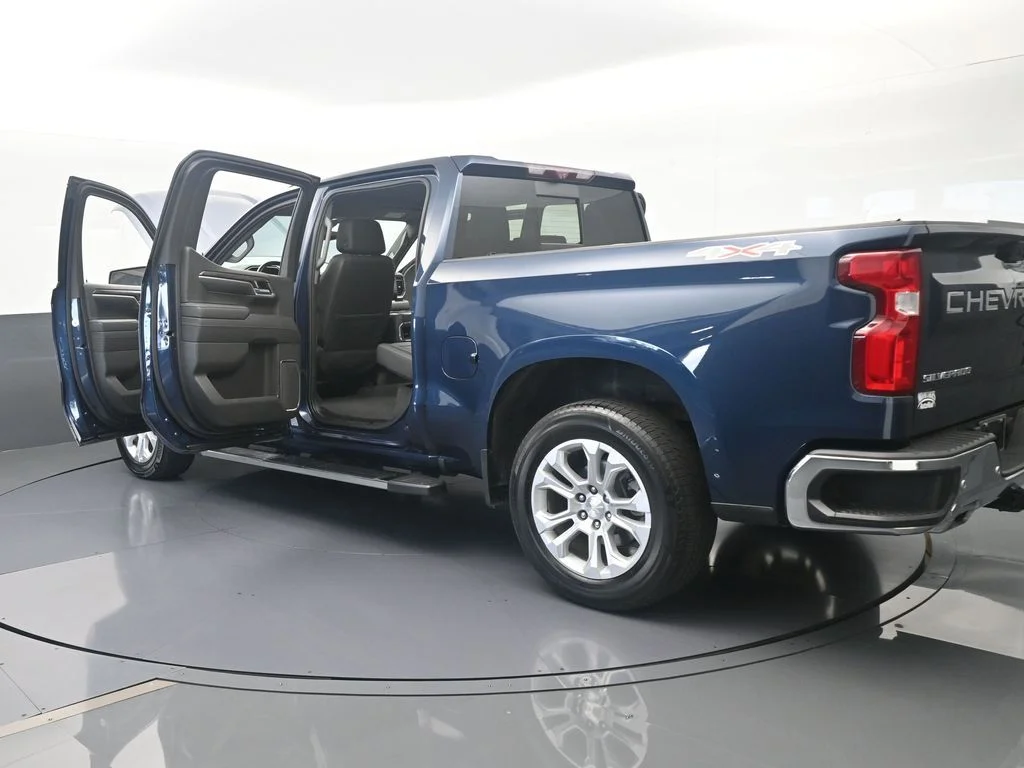 Used 2022 Northsky Blue Metallic Chevrolet LTZ image 81