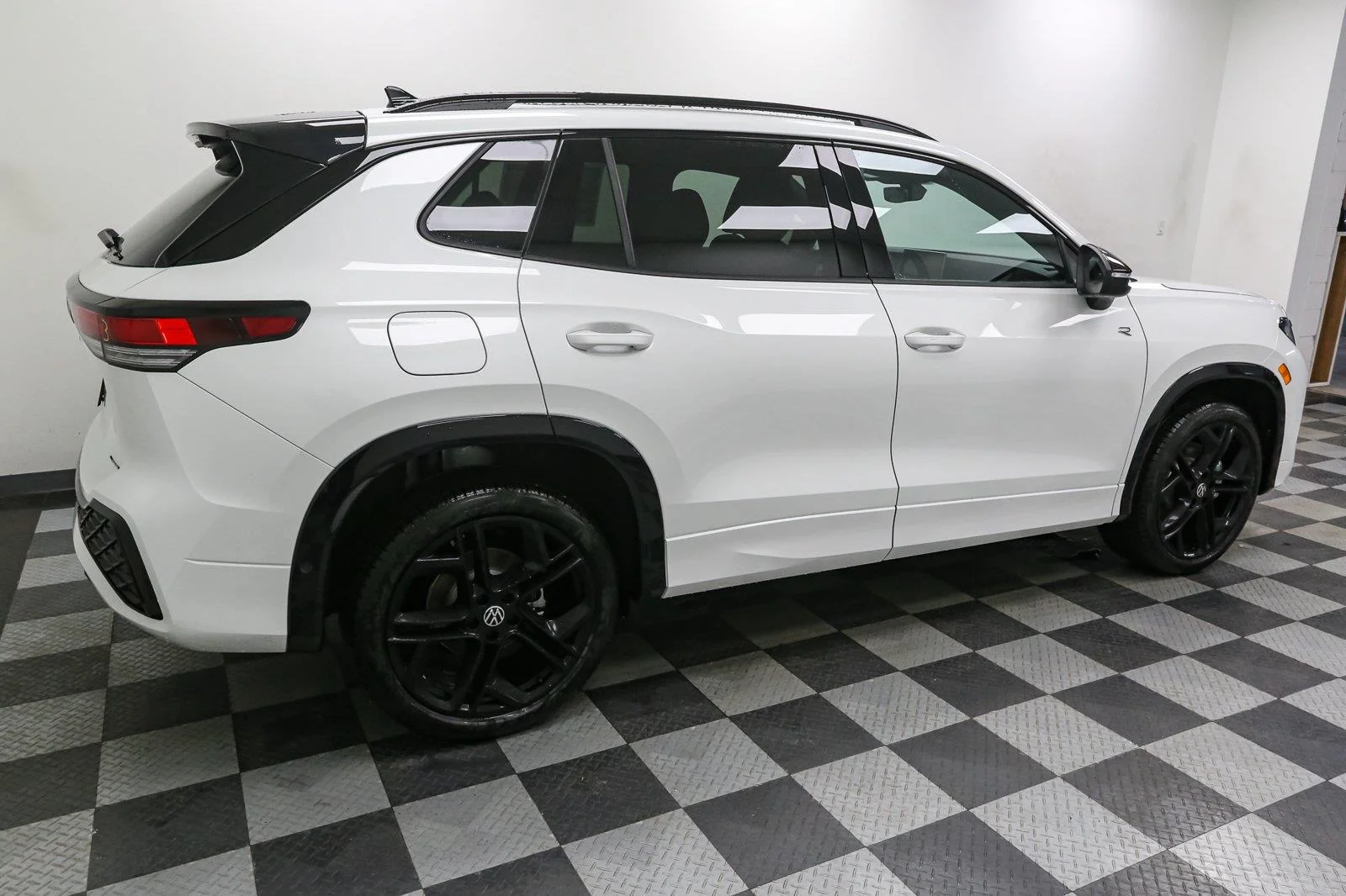 New 2026 Opal White Pearl Volkswagen SE R-Line Black image 9
