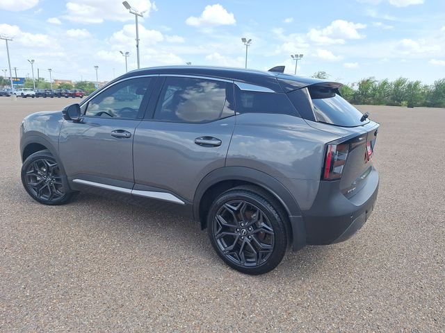 Used 2025 Gray Nissan SR image 5