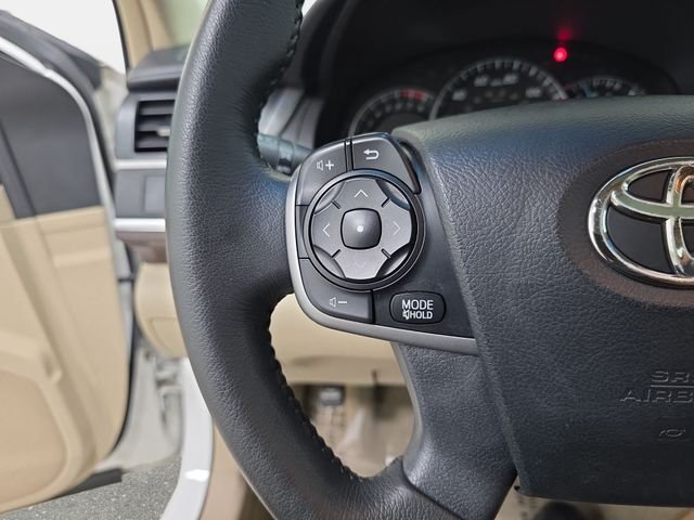 Used 2012 White Toyota XLE image 17