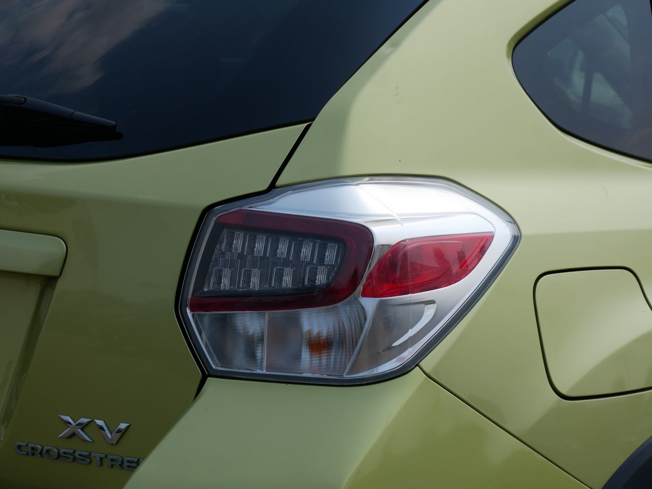 Used 2014 Plasma Green Subaru Touring image 17