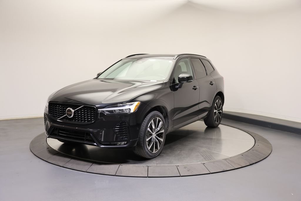 2023 Volvo XC60 B5 Plus Dark Theme AWD's photo