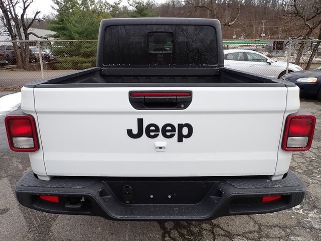 New 2026 Bright White Clear-Coat Exterior Paint Jeep Sport S image 4