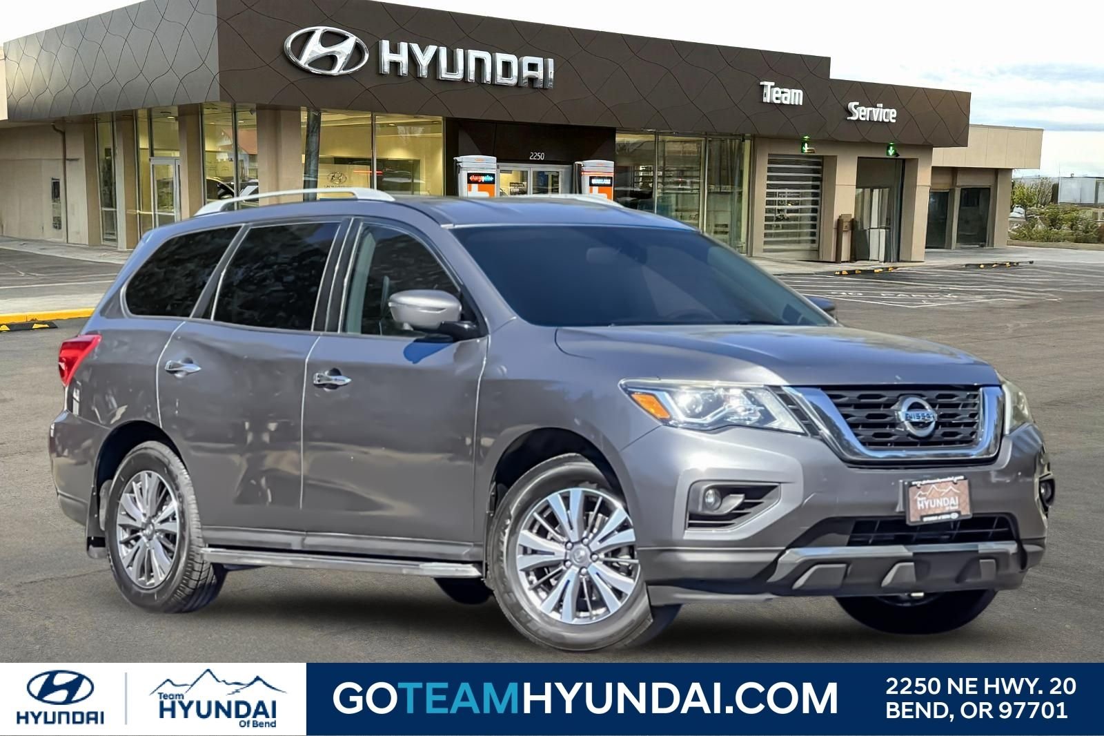 2018 Nissan Pathfinder SL 4WD's photo