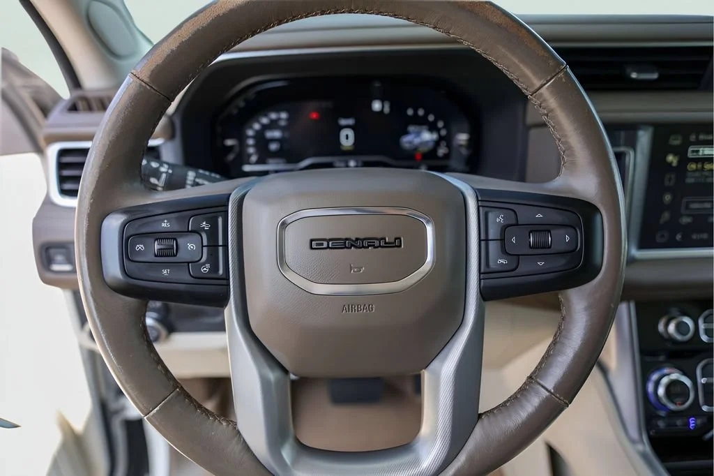 Used 2022 WHITE FROST TRICOAT GMC Denali image 15