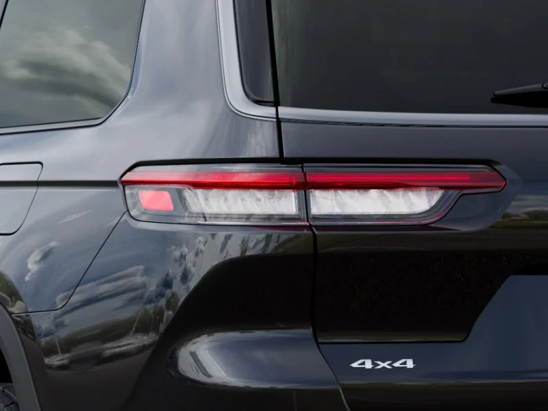 New 2026 Diamond Black Crystal Pearlcoat Jeep Limited image 9