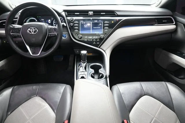 Used 2018 Brown Toyota XLE image 20