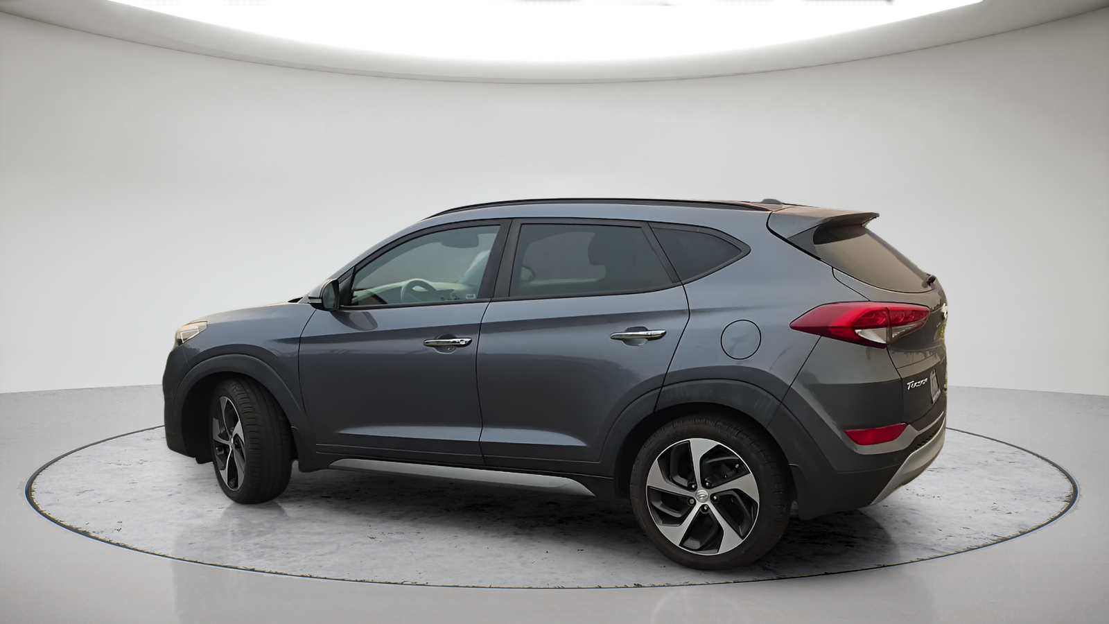 Used 2017 Coliseum Grey Hyundai Limited image 10