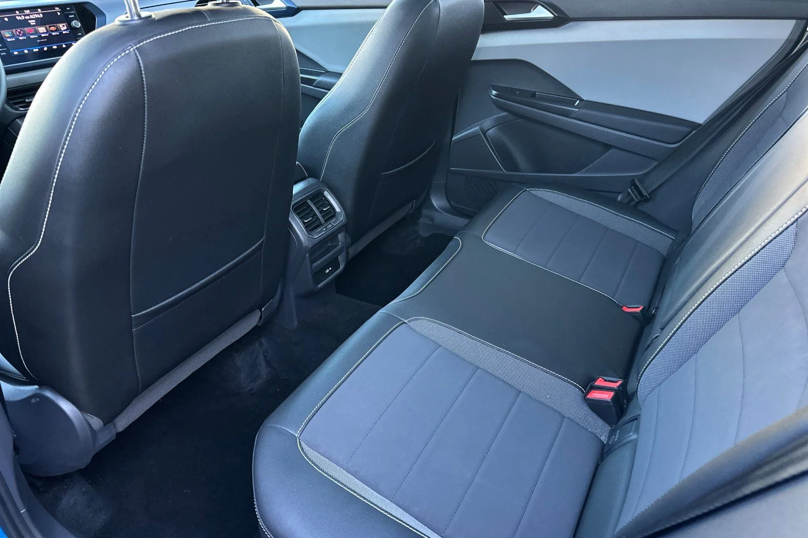 Certified Used 2022 Blue Volkswagen 1.5T SE image 12