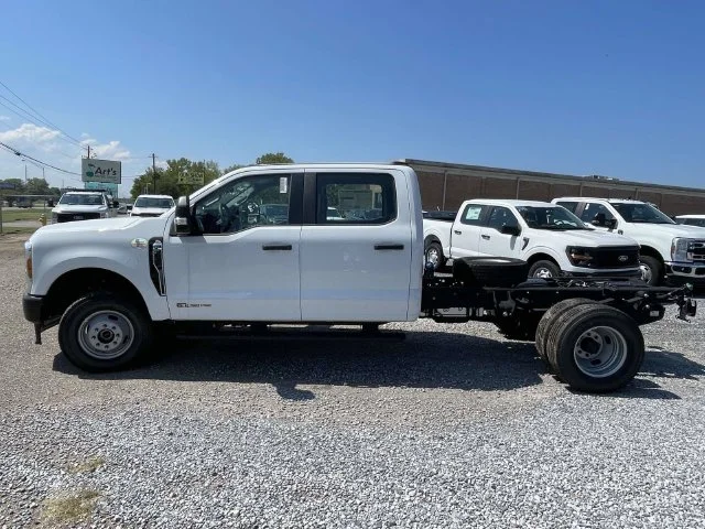 2026 Ford F-350 Super Duty Chassis Cab XL - Photo 6
