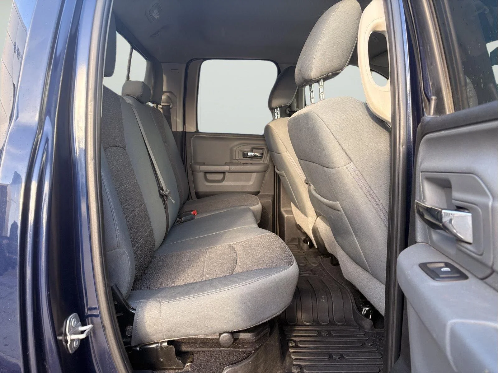 Used 2018 True Blue Pearlcoat Ram Big Horn image 11