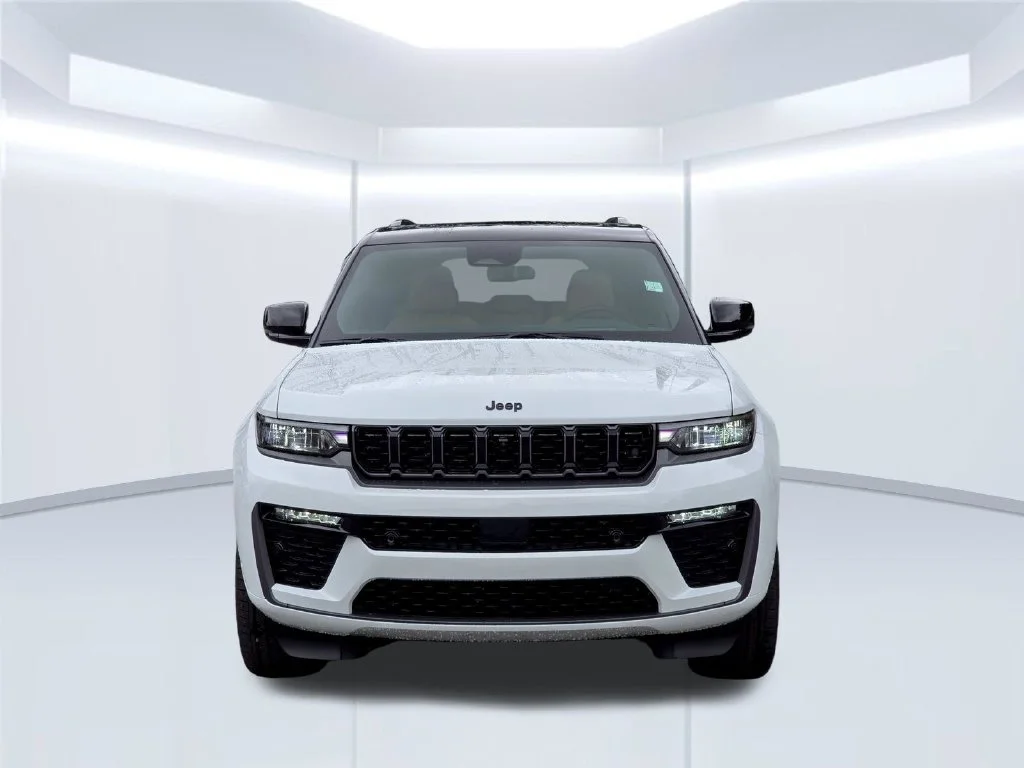New 2027 White/off-white Jeep Summit image 17