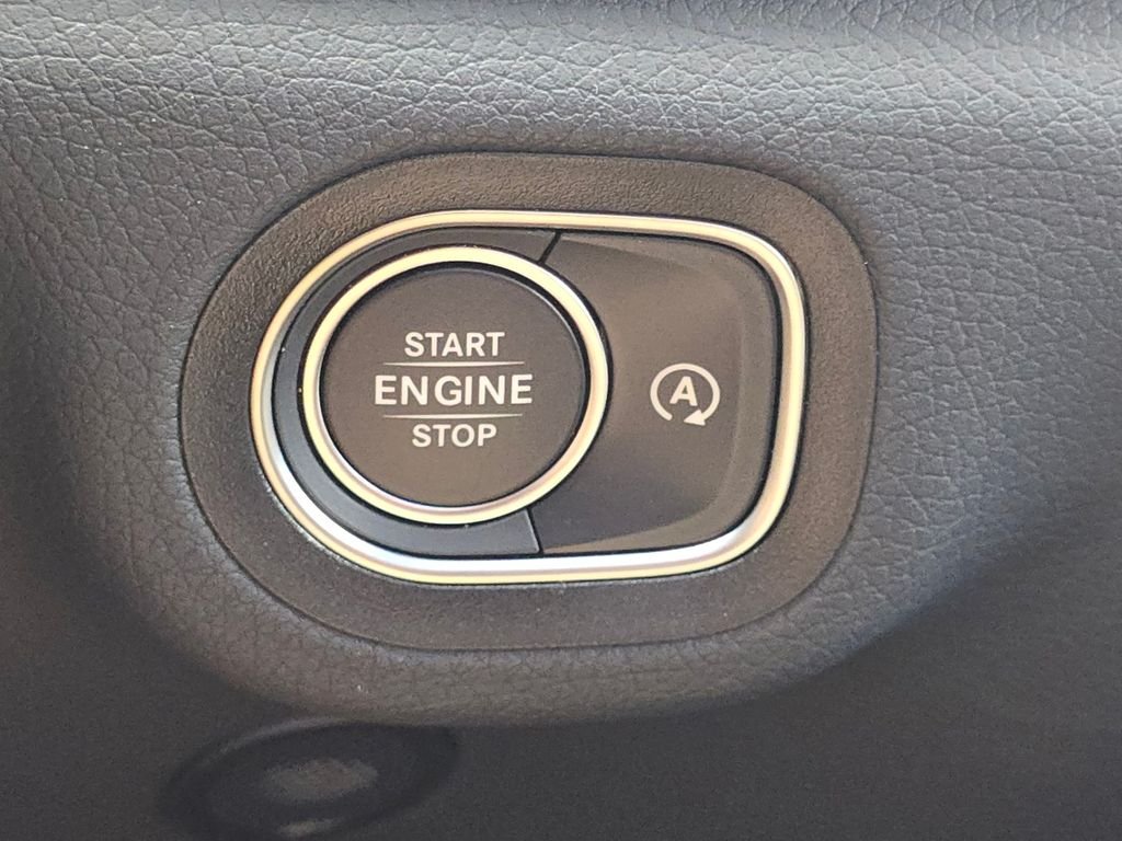 Certified Used 2026 Polar White Mercedes-Benz GLS 450 image 39
