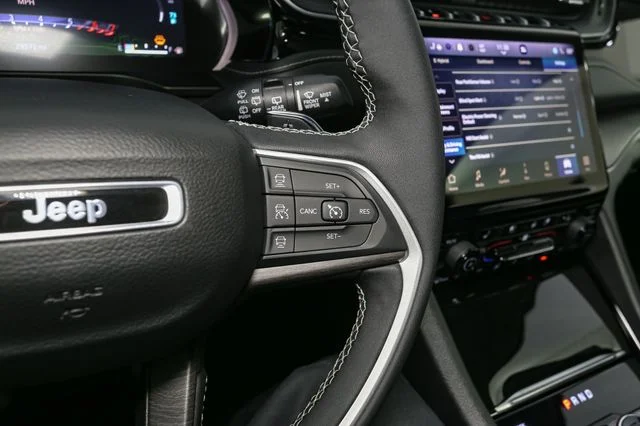 Used 2023 White Jeep 4xe image 37