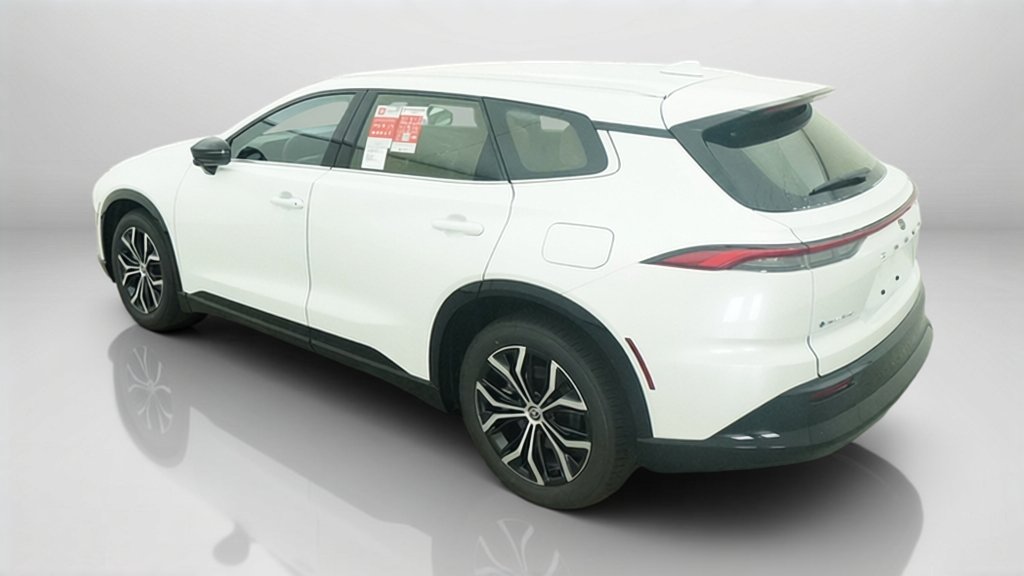 New 2026 Oxygen White Toyota XLE image 14