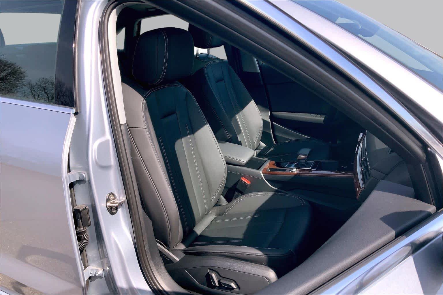 Used 2022 Florett Silver Metallic Audi Premium image 9