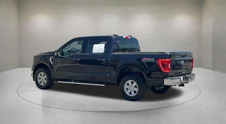 Certified Used 2023 Agate Black Metallic Ford XLT image 3