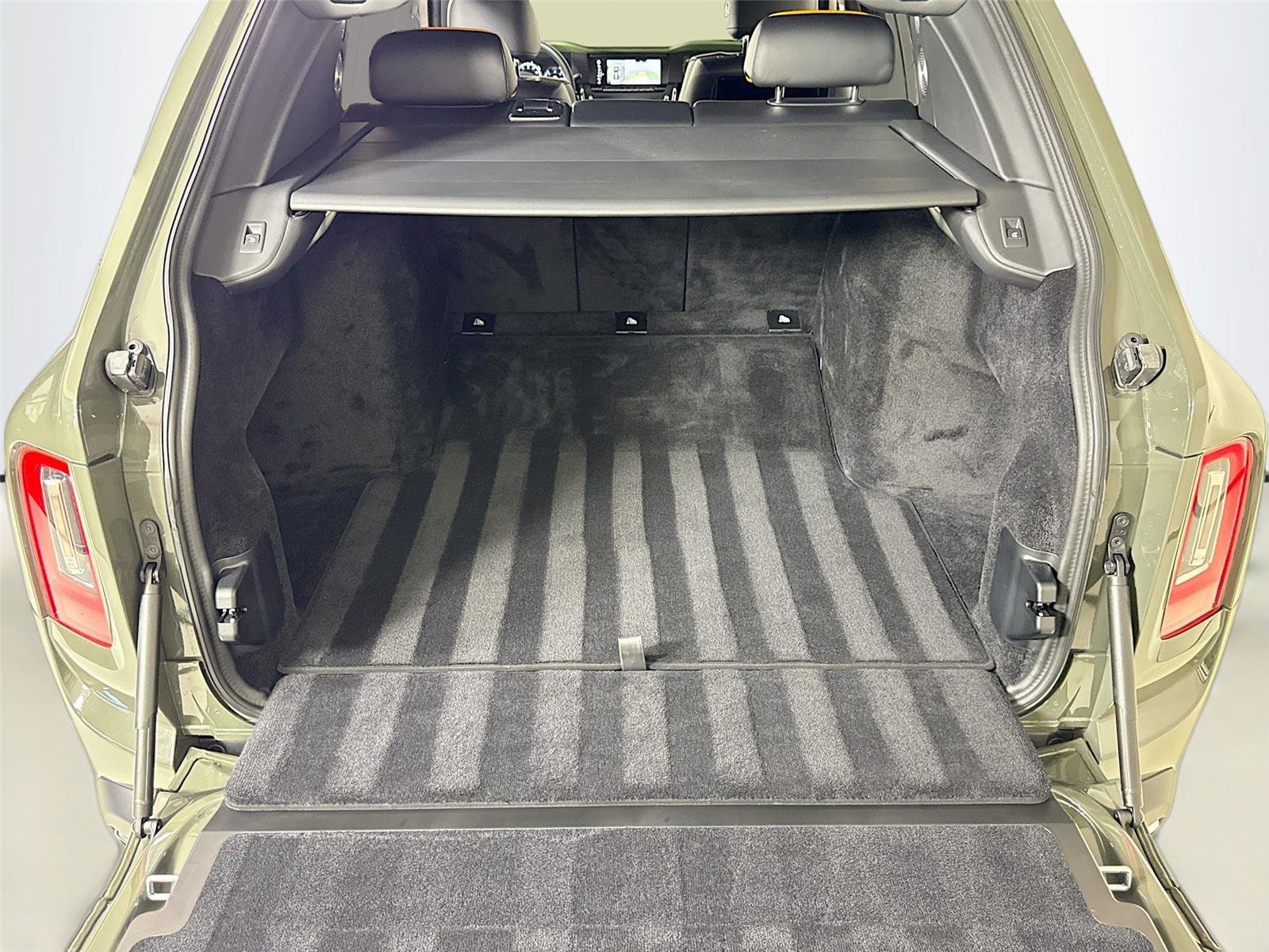 Used 2024 Silver Rolls-Royce  image 29