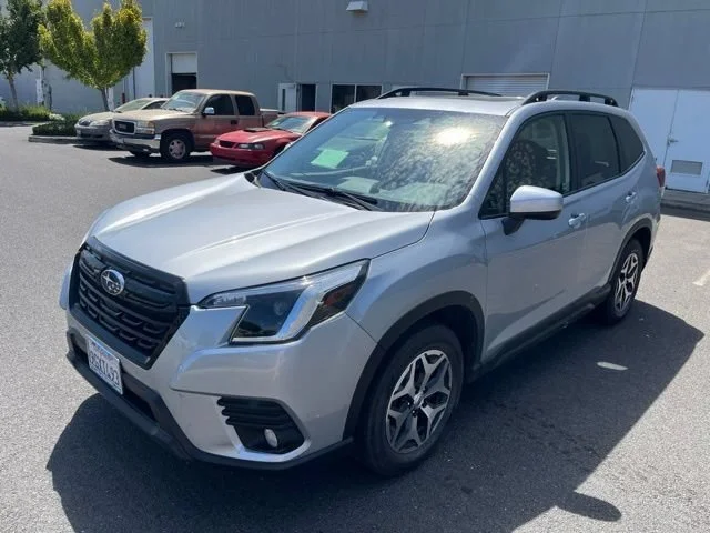 Used 2023 Ice Silver Metallic Subaru Premium image 1