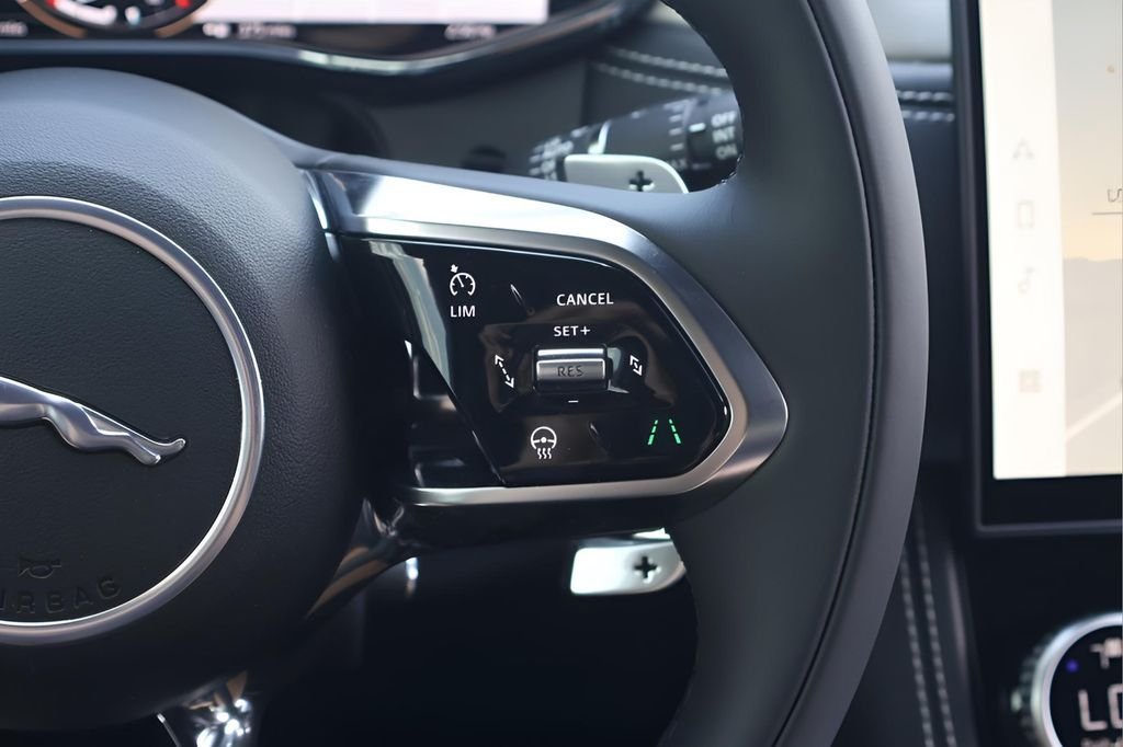 2026 Jaguar F-Pace R-Dynamic S - Photo 20