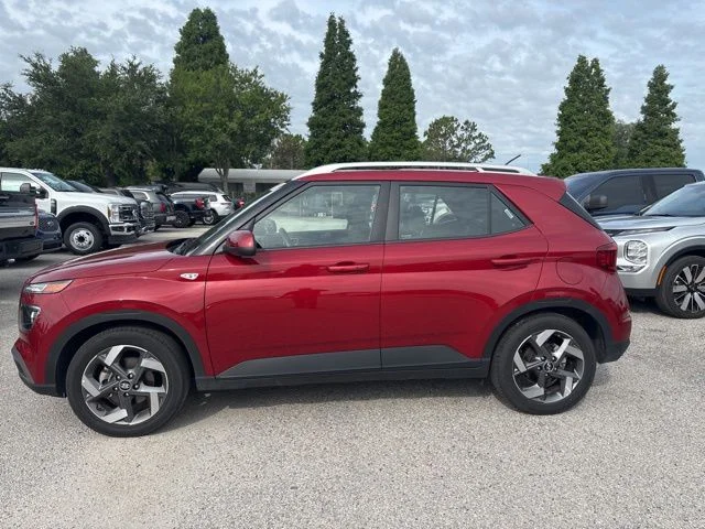 Used 2025 Red Hyundai SEL image 8