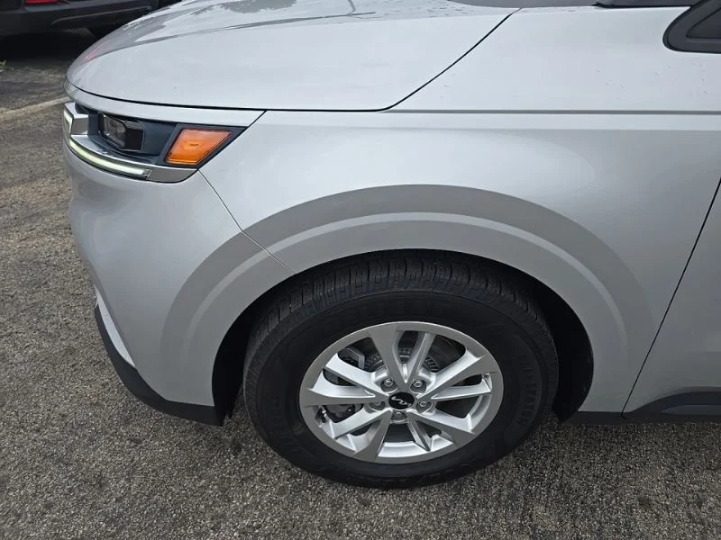 Used 2022 Silver Kia LXS image 10