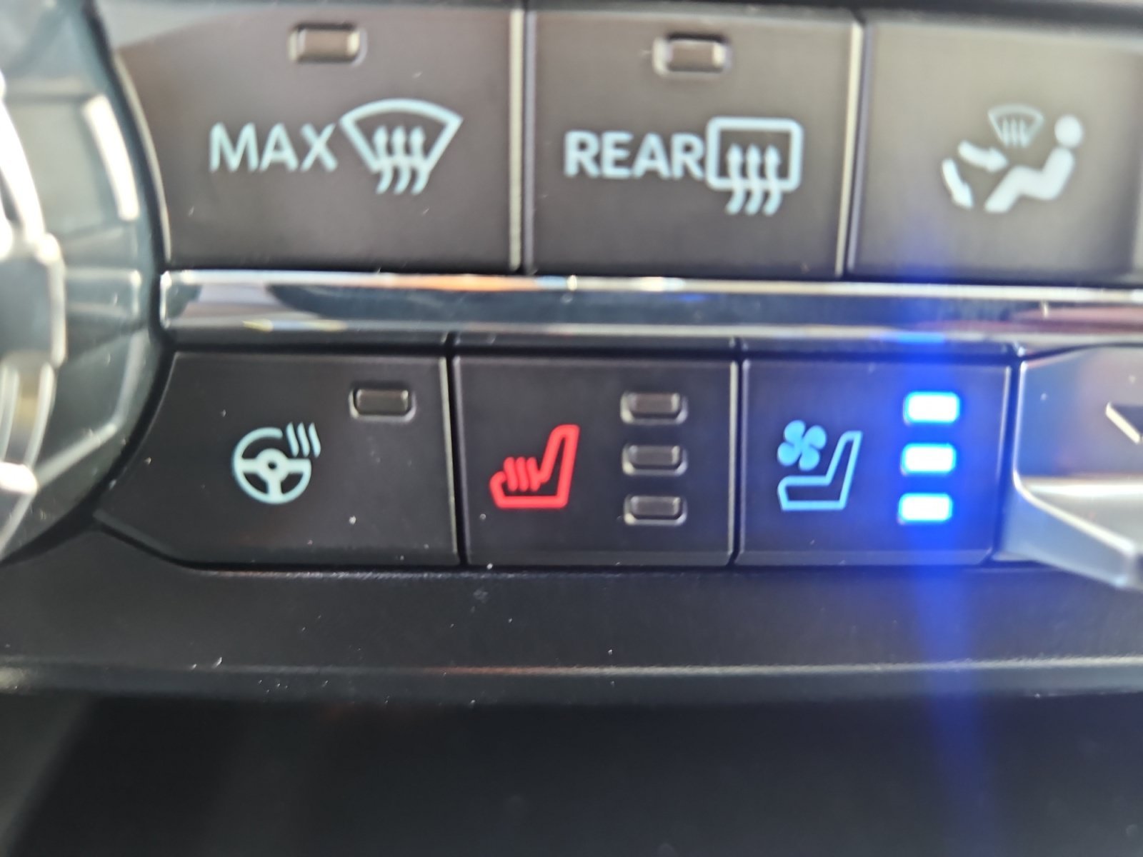 New 2026 Star White Metallic Tri-Coat Ford F-250® Lariat® image 23
