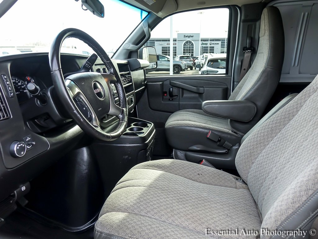 2018 GMC SAVANA - Image 8