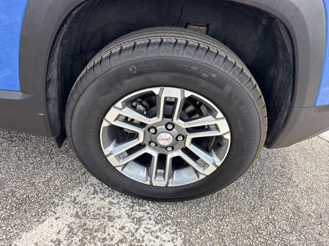 Used 2026  GMC Elevation image 7