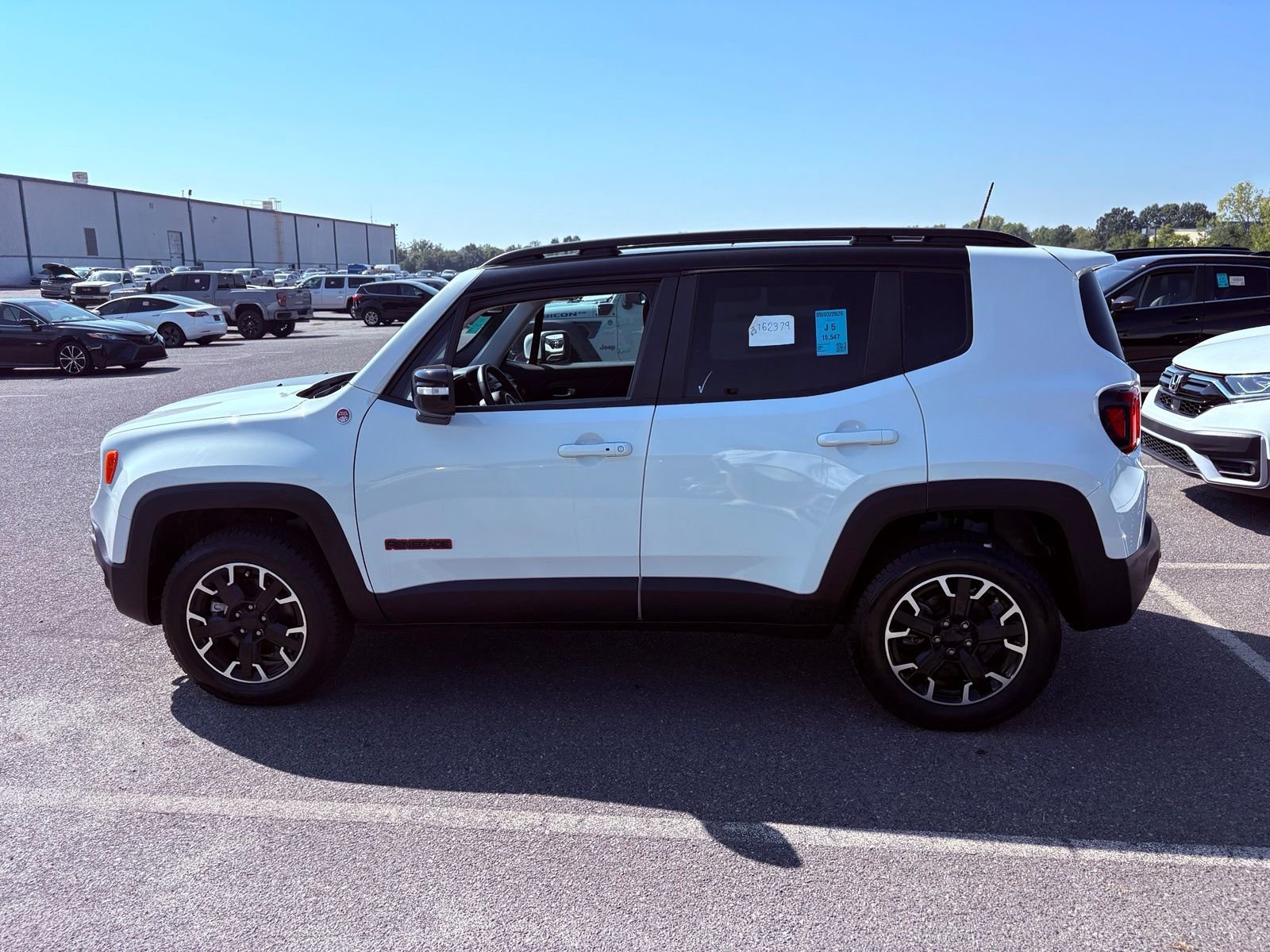Used 2023 Alpine White Jeep Trailhawk image 8
