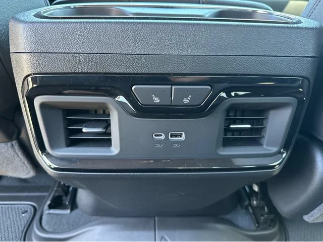 New 2026 Summit White GMC AT4 image 27