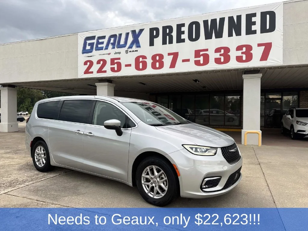 Used 2017 White Lincoln Select image 54