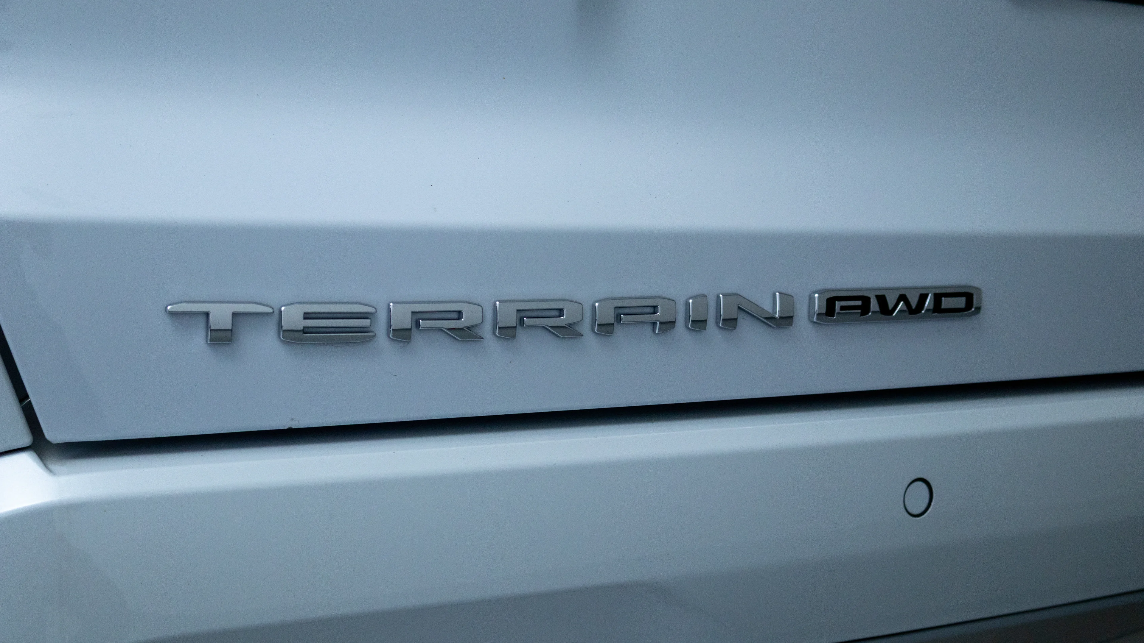 Used 2027 Glacier White Tricoat GMC AWD Denali image 30
