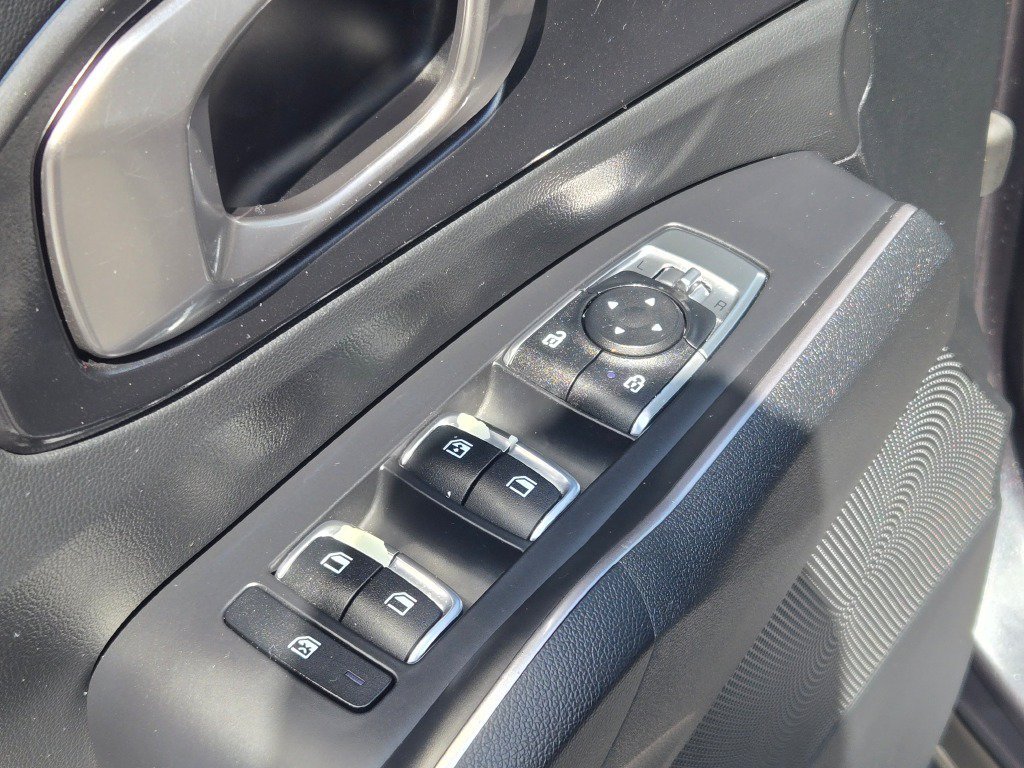 2022 Kia Sorento LX - Photo 18