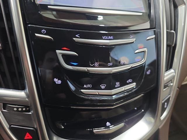 Used 2014 Silver Cadillac Luxury image 22
