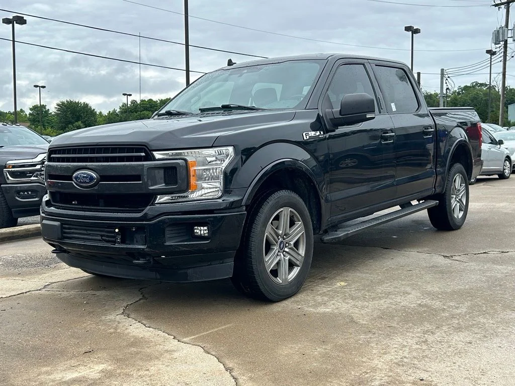 Used 2019 Black Ford XLT image 2