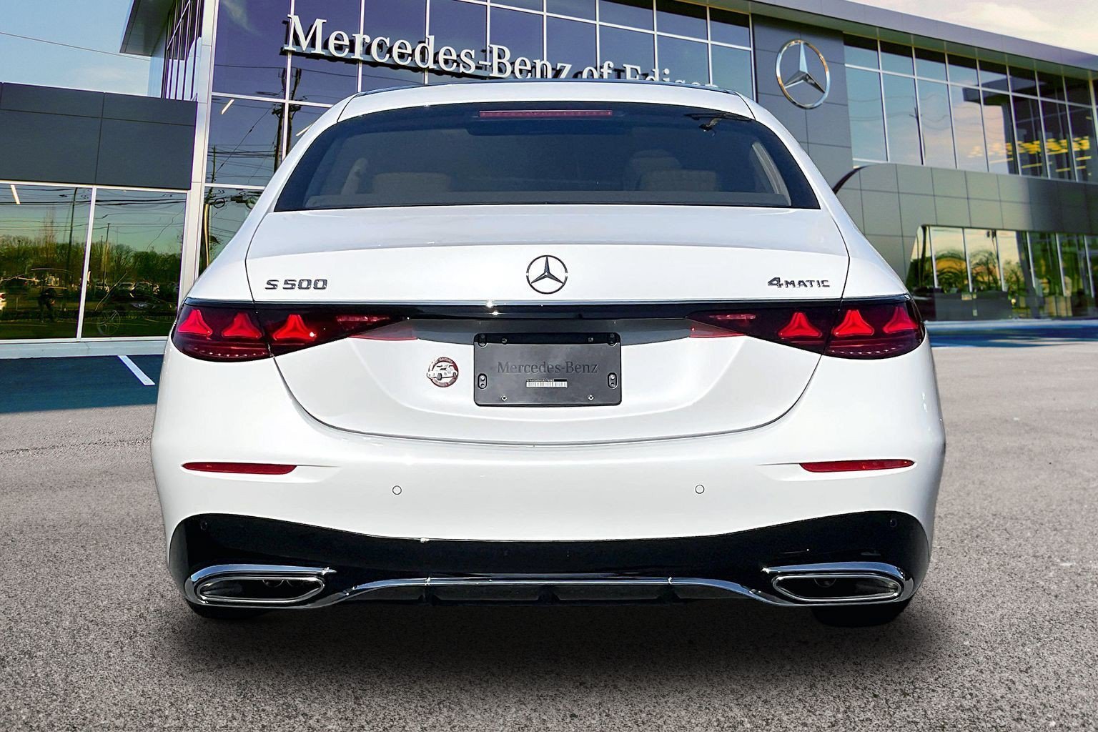 New 2027 MANUFAKTUR Moonlight White Metallic Mercedes-Benz S 500 image 17
